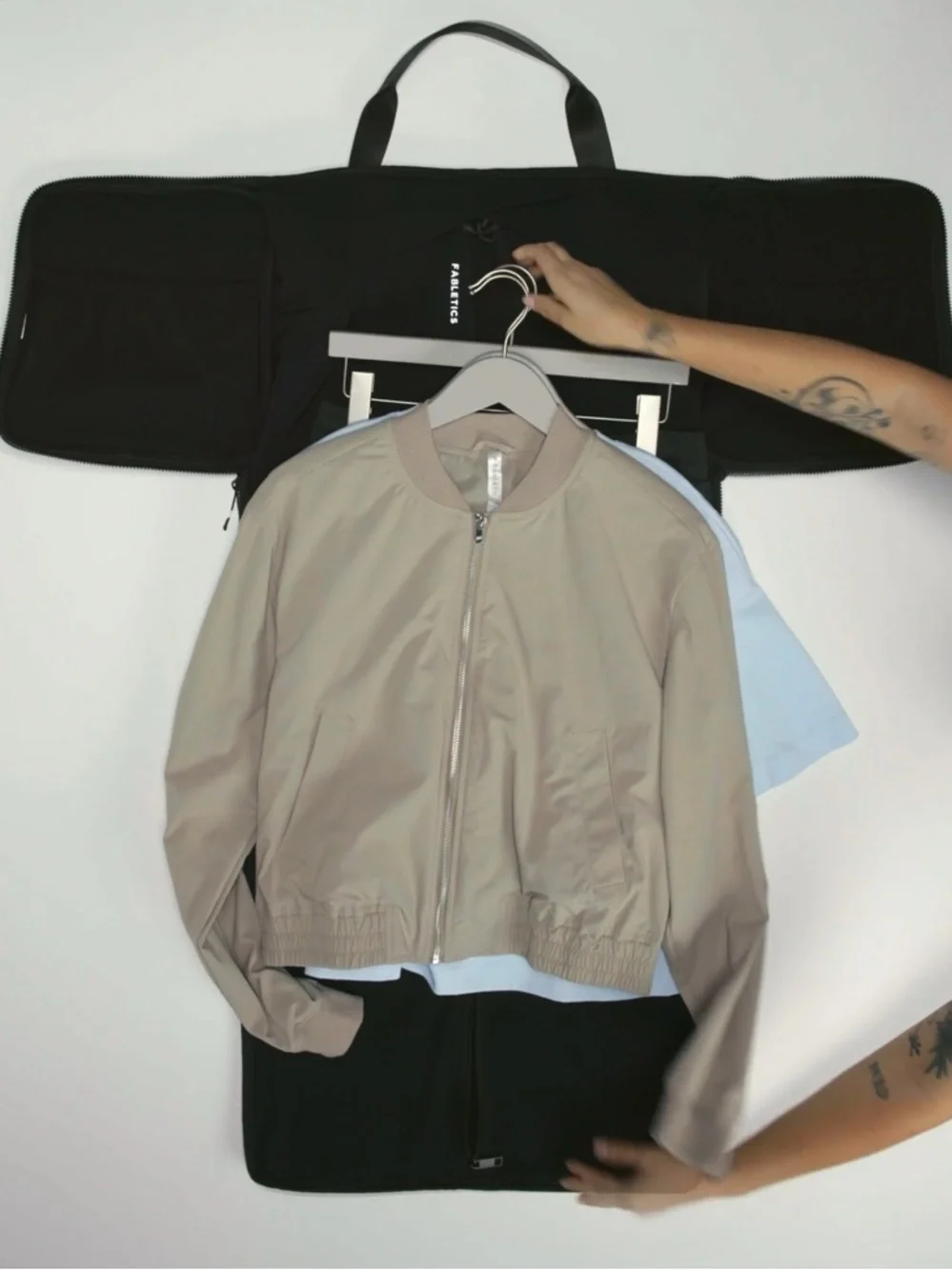 NWT Fabletics Travel Bag convertible hanging bag/weekender - Picture 4 of 14